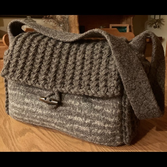 Felted Hand Knit Computer/iPad Handbag - Picture 1 of 4